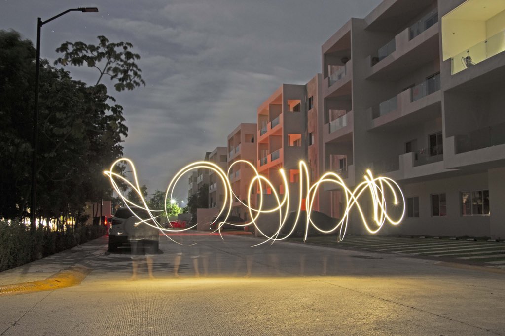 Hecktorhr's tweet photo. Aprovechando el time cuando se va la luz https://t.co/PUCTk5zJuF