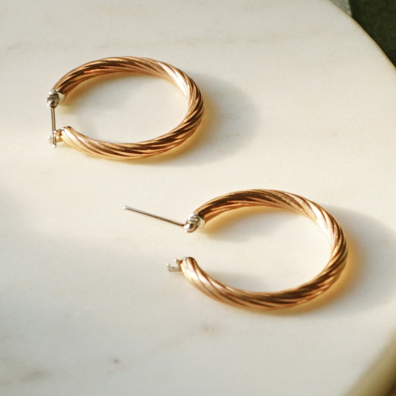 Themilkandrose's tweet photo. Ethically sourced high quality jewelry made to last.#Fashonista #style #jewelry #minimalist #accessories #jewelrytrend #seeksimplicity #effortlesschic #minimaliststyle #minimalchic #beigeaesthetic #simplebeyond
https://t.co/8epmfV3c4k https://t.co/F2J5qD0ukB https://t.co/GGKXVC8oiQ