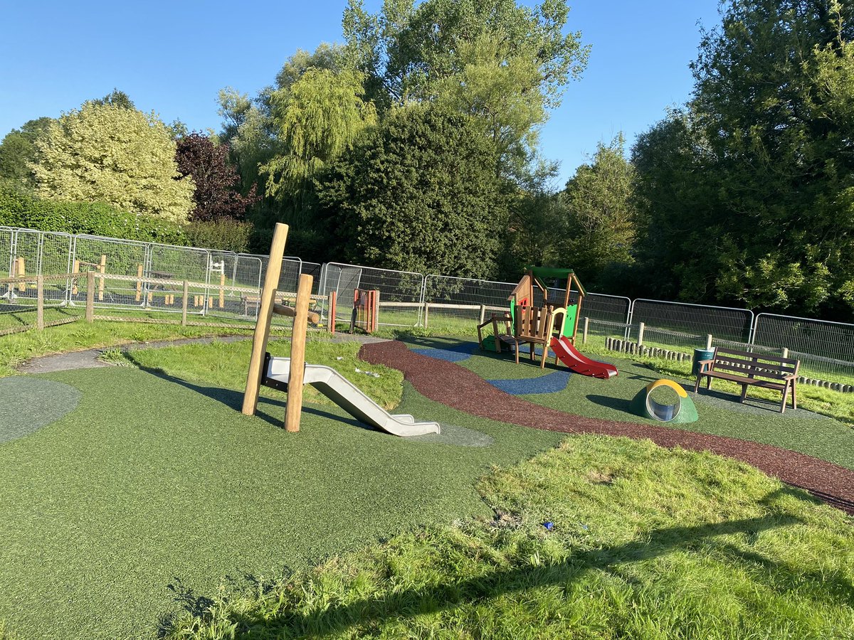 dragonplayuk's tweet photo. Great way to finish the week by seeing this beauty of a play area near completion.  #PlayArea  #PlayEquipment  #Playground  #Natural  #Timber  #Nature  #PlayExperts #UniquePlayAreas https://t.co/cXjQhjPHQz