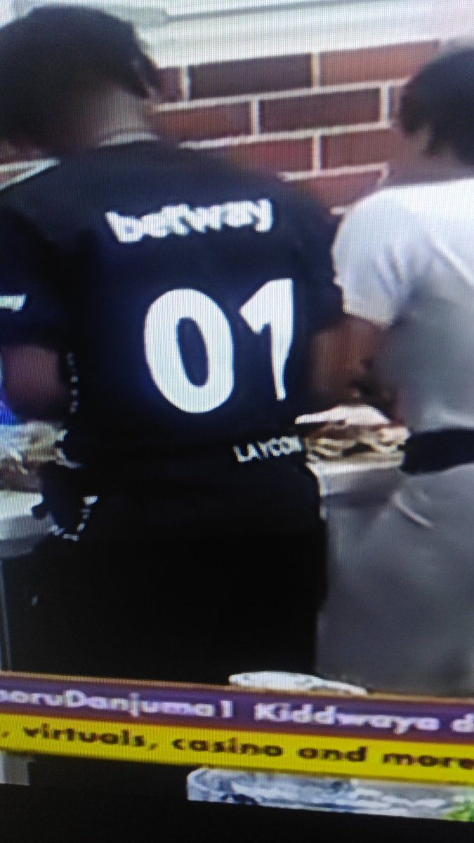 wysdeon's tweet photo. Who else notice laycon betway shirt number is 01. sign of greatness team laycon all the way #bbnaija2020lockdown https://t.co/pjMsAJFkzX