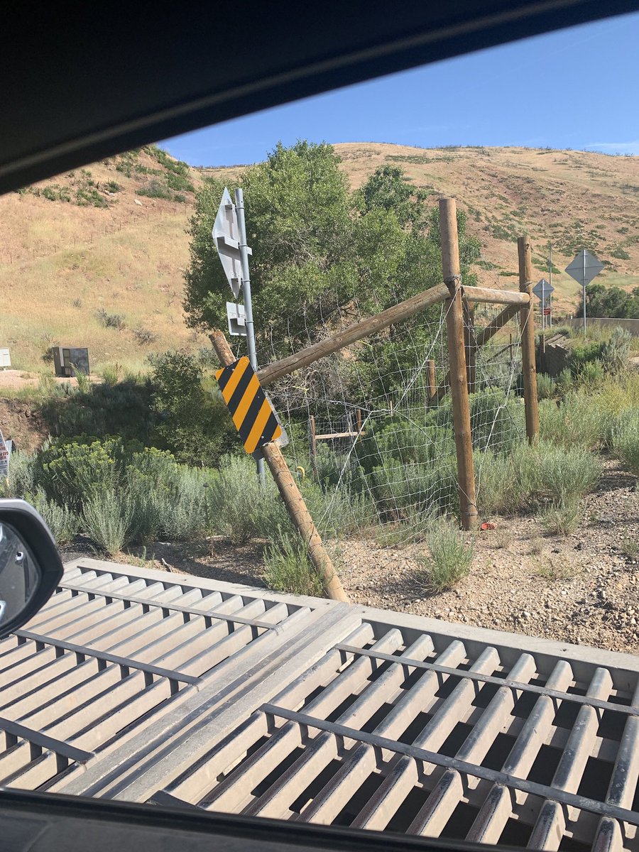 BGannon's tweet photo. @SummitCountyUT Any chance this can be fixed from the #TollGateFire ? @SummitCountyUT It was caused by the truck that dropped off the machine to put a fire break in. https://t.co/i6idCpHSQq