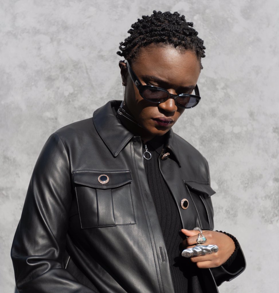 MoreBranches's tweet photo. #MBExclusive: We featured Ghanaian singer/songwriter @Amaarae in 2017 as one of the most exciting young acts out.
Exactly 3 years after, the 26 y/o rockstar takes us on a ride into her world as a leading light for the new age African woman.
🔗Full Story: https://t.co/BVlCG4sZLc https://t.co/ApPPGAgf3x