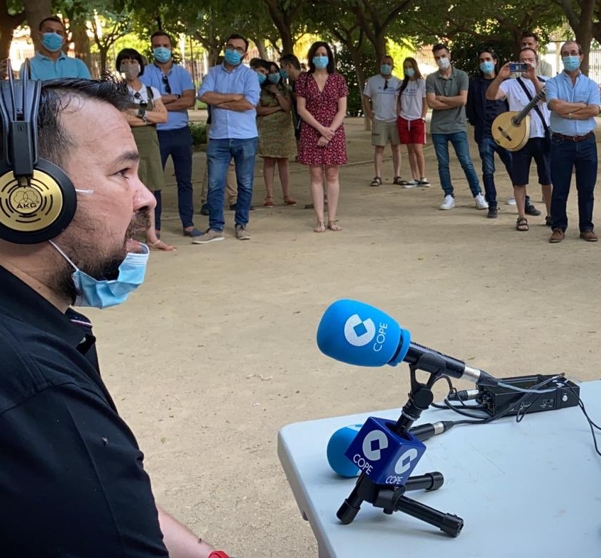 El sábado pasado el alcalde de La Roda <a href="/aytolaroda/">Ayuntamiento La Roda</a>, Juan Ramón Amores <a href="/jramoresAlcalde/">JUAN RAMON AMORES</a>, nos transmitió su fuerza a través de las ondas. 

Como queremos seguir conociendo su día a día, a partir de mañana tendrá un sección en <a href="/agropopular/">AGROPOPULAR</a>. ¿La escuchamos juntos? #Agropopular36años