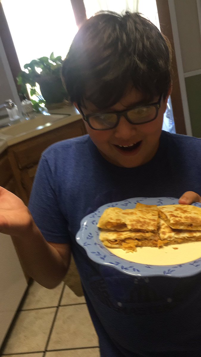 cadeelmore's tweet photo. @tacobell my son has an idea for a new quesadilla... a cheese quesadilla with chili cheese Fritos. https://t.co/YBZcZ8Th76
