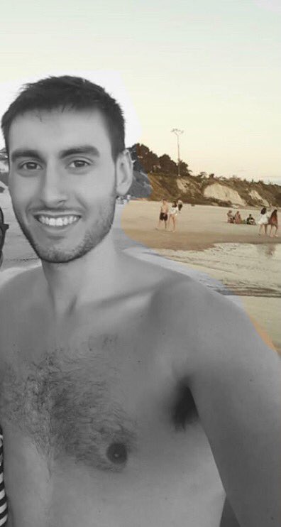 ModernellMaxi's tweet photo. El es Darío, no se murio ni nada pero desde que se mudo con la novia, desapareció. 
Si lo ven no duden en comunicarse. #RipDario https://t.co/Crn80ybykU
