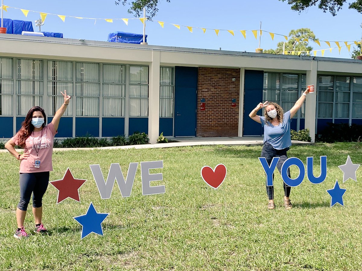 HCPSLanier's tweet photo. We ❤️ our teachers and are so excited to welcome them back to school!!! #daretolead #heroesworkhere @HillsboroughSch https://t.co/N2hfi9J641