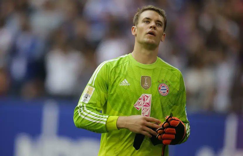 Qui est le numero uno cette année-là ? Manuel Neuer.Dans la foulée de l'incroyable saison 2013-2014, le mur de Gelsenkirchen va s'imposer comme le meilleur gardien du monde.Tout au long de l'année, il sera impossible pour les attaquants de lui marquer un but. A part le Real.