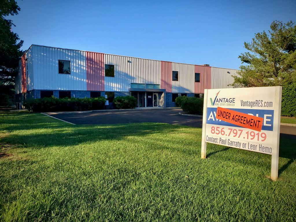 Vantage_CRE's tweet photo. Another office listing under agreement at 1503 Glen Avenue, Moorestown, NJ ✅
Visit: https://t.co/7AjZAv2PdN
Contact: 856.797.1919
#RealEstate #CRE365 #CommercialRealEstate #SouthJersey #CRENews #NJRealEstate #VantageRES #Property #Listing #Office #NJRealEstate #OfficeListing https://t.co/t5qfRCpgpE