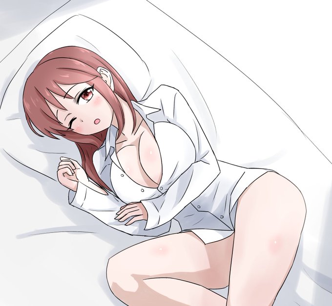 お題箱より裸ワイシャツで寝起きの美優さん 