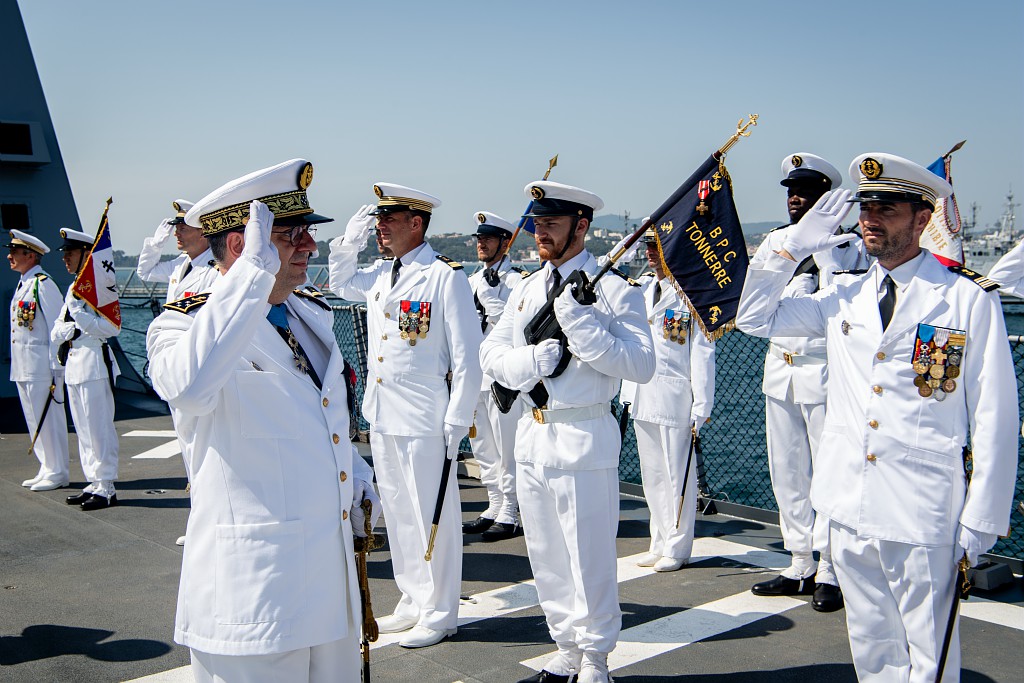 Le 30 juillet 2020, le vice-amiral d'escadre Xavier Baudouard a pris le commandement de la force d'action navale ⚓. La cérémonie, présidée par l'@amiralPrazuck, chef d'état-major de la Marine (CEMM) a eu lieu à bord de la frégate multi-missions (FREMM) Auvergne.