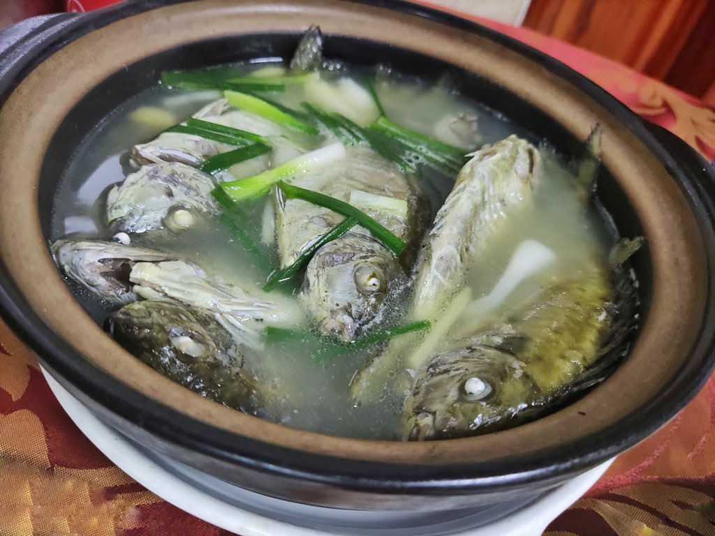 lin_sunlight's tweet photo. The perspective of my phone, enjoy the street stalls in Beihai, love the Beihai local food…  #Beihai #China #travel #emotion #emotional #life #lifestyle #food #photography #streetphotography #foodphotography https://t.co/l7Miyt2EiU