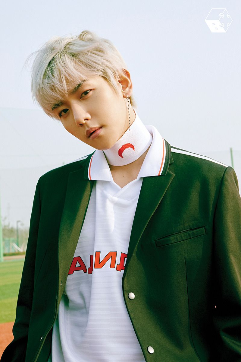 baekhyun& #39;s pretty neck in various chokers and scarfs a majestic thread;
