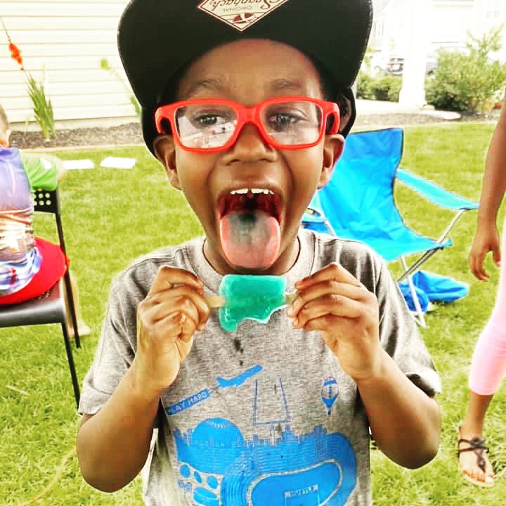 thelickpops's tweet photo. 😃Are you happy it’s #Friday or What?! We’re ready to bring you joy and keep you cool! 😎
🚛Having a food truck festival? Interested in having us pop-up in your area? Invite us! Call (803)728-1256 or email yum@thelickpops.com
#THELickpops💥#pow 🔥#blaizingice🧊 #poptails🍸 #yum https://t.co/42TDkoOPrC