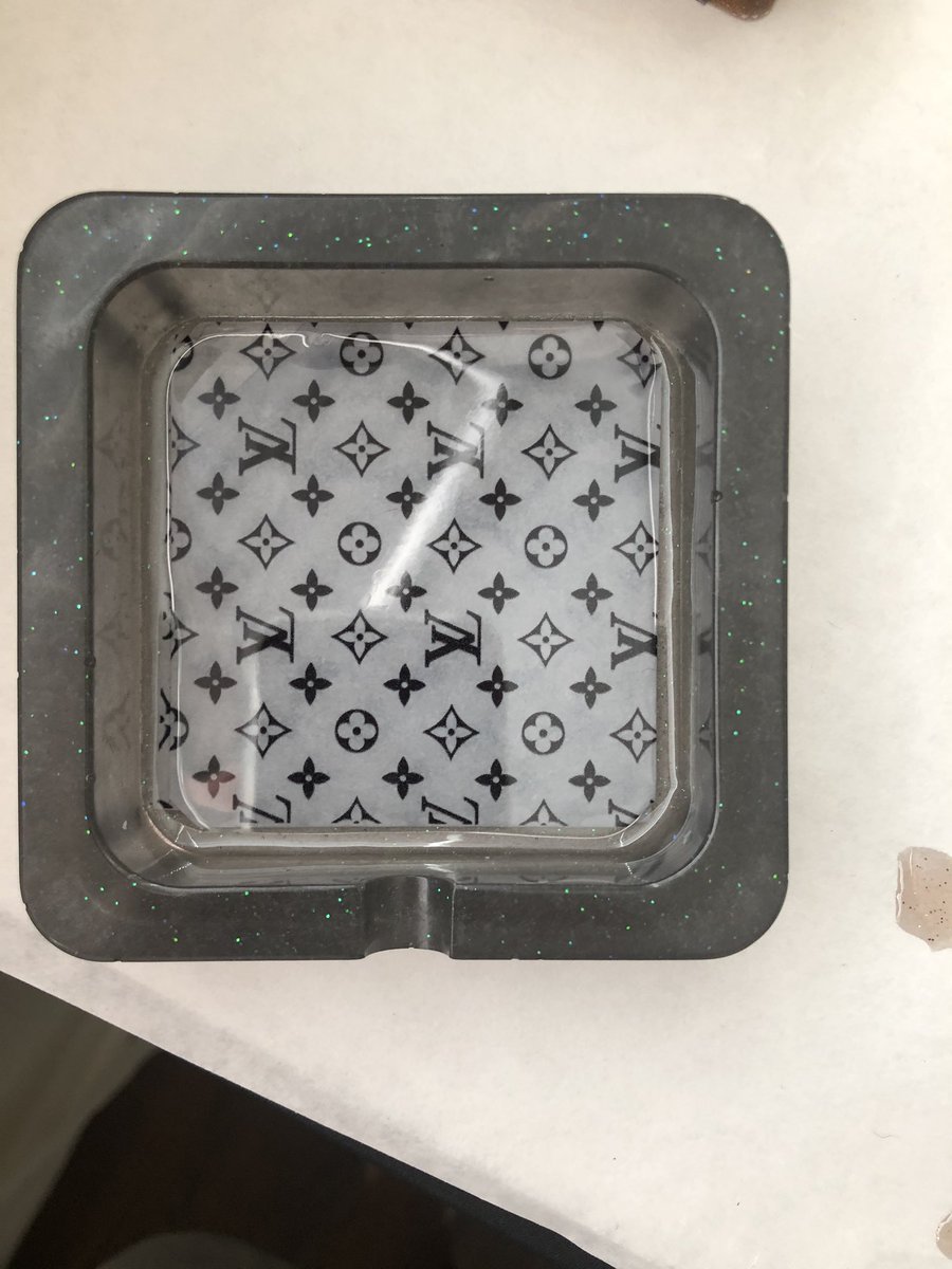 TAdesigns9's tweet photo. Ashtray done LV hmu for your custom orders! https://t.co/pZ8EXCqiq4