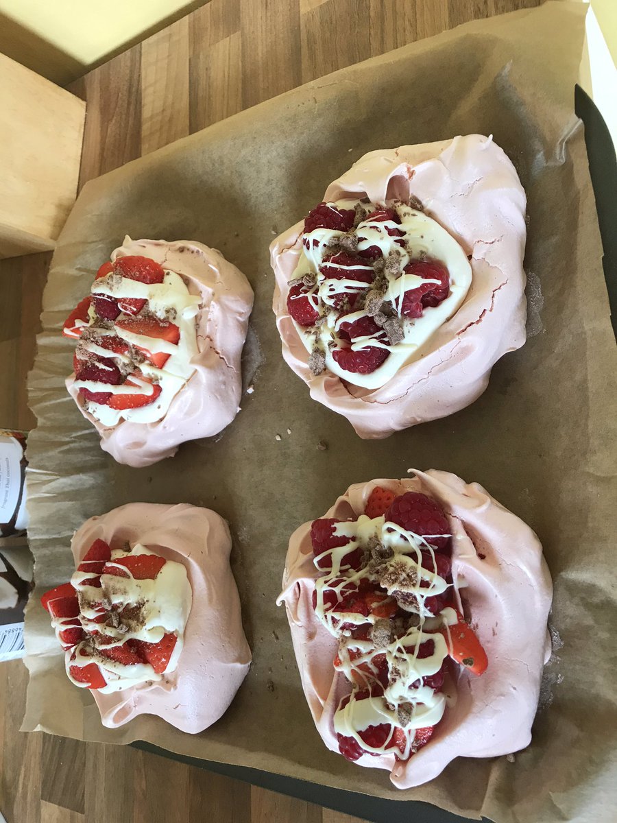 KirsteenCampbel's tweet photo. Week 4 of our themed dinners. Australian themed tonight. Surf n turf, warm potato salad &amp; onion rings. Followed by Pink Pavlovas. So good. Made the most of the good weather to BBQ #familycooking #themeddinners https://t.co/Hf8a49i7zn