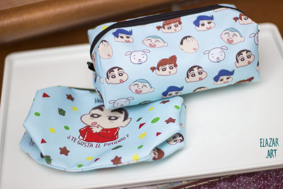ElazarArt's tweet photo. Cuboid pencil case - 9€ 
Flat pencil case - 8€ 

The flat version is the same design in both sides. https://t.co/AZdRAo1uH7