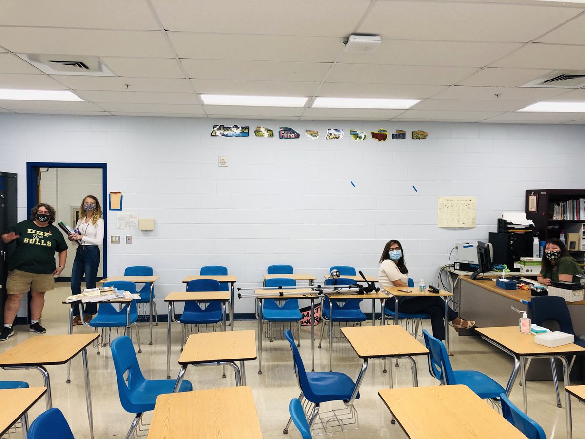 Armwood_HS's tweet photo. Our experienced teachers are already MENTORING our new teachers! https://t.co/osAimtGdOQ