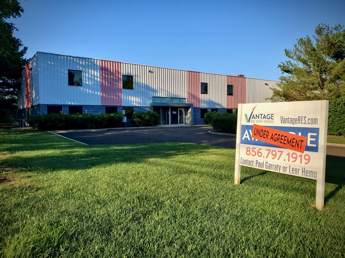 veganrobot's tweet photo. Another office listing under agreement at 1503 Glen Avenue, Moorestown, NJ ✅
Visit: https://t.co/EKzIifPcMJ
Contact: 856.797.1919
#RealEstate #CRE365 #CommercialRealEstate #SouthJersey #CRENews #NJRealEstate #VantageRES #Property #Listing #Office #NJRealEstate #OfficeListing https://t.co/CJA4XKEOwE