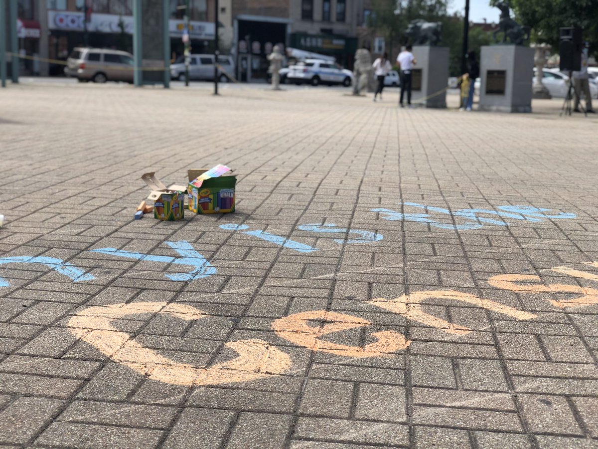 icirr's tweet photo. Join @CBCACchicago out here chalking in Chinatown Square until 4pm today! #MakeILCount #AsiansCount https://t.co/6PqEtfp4mo