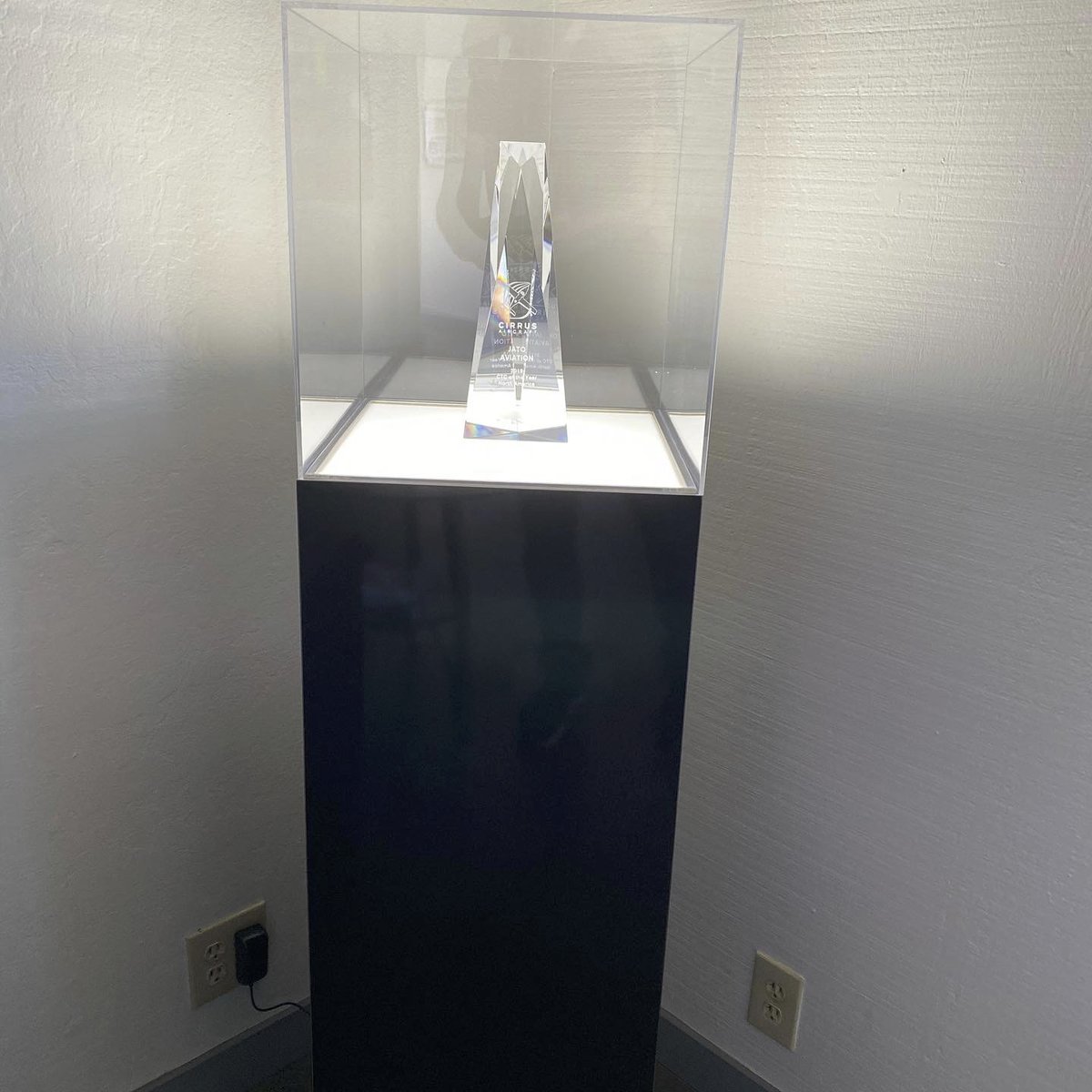 JATOAviation's tweet photo. We’ve created a proper shrine to show off our Cirrus Training Center of the year award. Next time you’re in our San Carlos office check it out. #cirrusaircraft #cirruslife #cirrustrainingcenter #cirrustraining… https://t.co/Osyk0bk16M