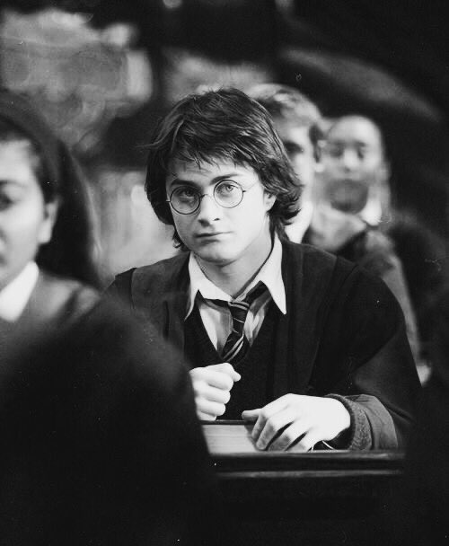 nathvvv's tweet photo. “Ele vai ser famoso! Todas as crianças do nosso mundo vão conhecer o nome dele!” 
Harry Potter, o menino que sobreviveu à maldição da morte ♥️✨

#HappyBirthdayHarryPotter https://t.co/asynqFQhIh