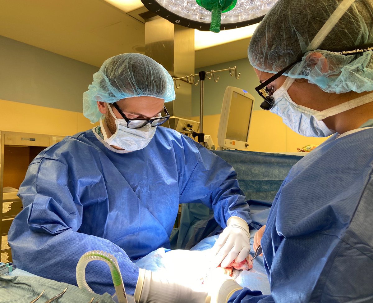 University Hospitals Urology Institute (@caseurology) on Twitter photo The benefit of #pairedorgans: see one, do one, teach one! Chief res <a href="/FernstrumMD/">Austin Fernstrum</a> leading PGY3 <a href="/erinjessse/">Erin Jesse</a> through a case while getting our sub-intern @bryan_naelitz involved! Not pictured, but always supervising: <a href="/lynnlwoo/">Lynn woo</a>. Thank you for supporting our education and autonomy! The benefit of #pairedorgans: see one, do one, teach one! Chief res <a href="/FernstrumMD/">Austin Fernstrum</a> leading PGY3 <a href="/erinjessse/">Erin Jesse</a> through a case while getting our sub-intern @bryan_naelitz involved! Not pictured, but always supervising: <a href="/lynnlwoo/">Lynn woo</a>. Thank you for supporting our education and autonomy!