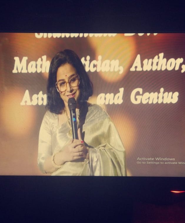 AnwayGaikwad's tweet photo. Vidya Balan's charm and brilliant screen presence makes it a perfect treat for the audience ❤️
#ShakuntalaDeviOnPrime
#TheHumanComputer
@vidya_balan 💕 https://t.co/YPRQgx5iq3