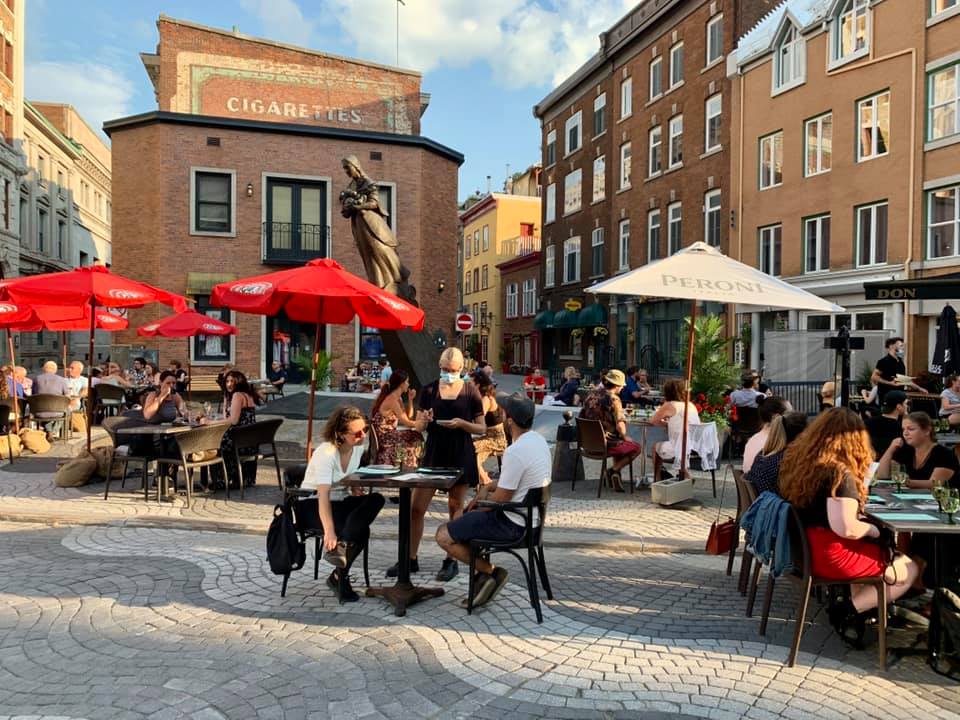 🍽️ Every weekend, out in the sun and under the stars, Québec City’s Old Port turns into one big patio. It’s called La Grande Tablée. Which chef will woo you?bit.ly/39IjKSp 📸 ©AGAVP
