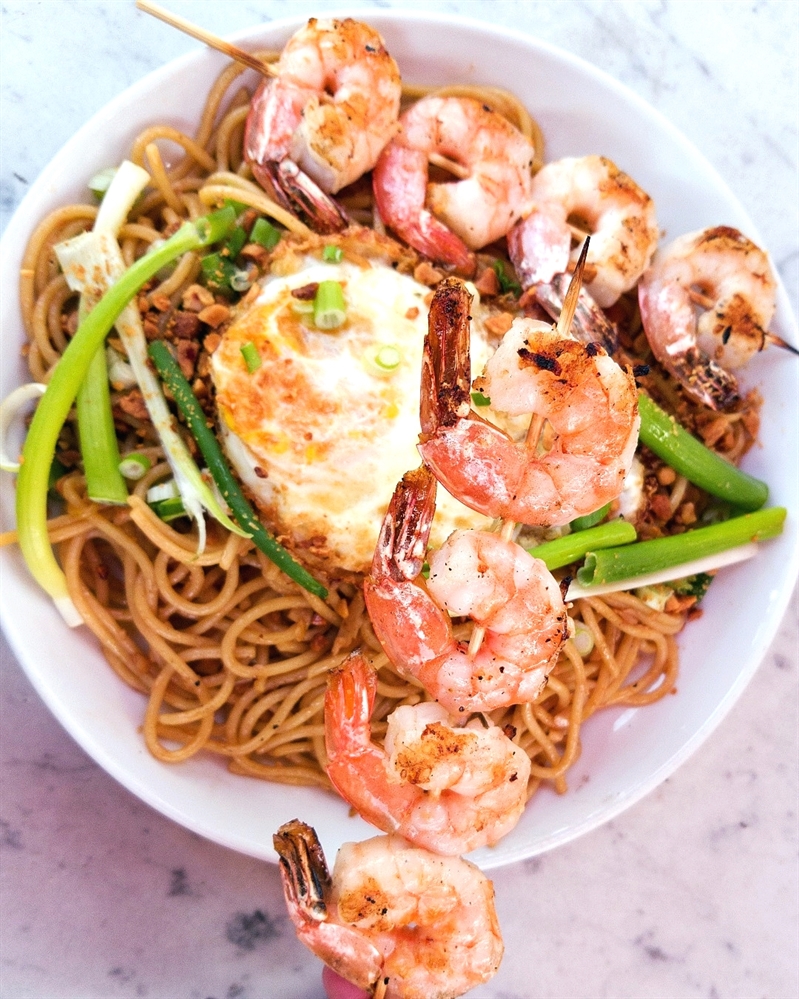 Garlic Noodle with Shrimp! A savoury Asian sauce and a perfect dinner. 😙 #CoastalCalifornia #SouthernCalifornia

Special combo 🍔😍
Chicken fried rice + soda = $12