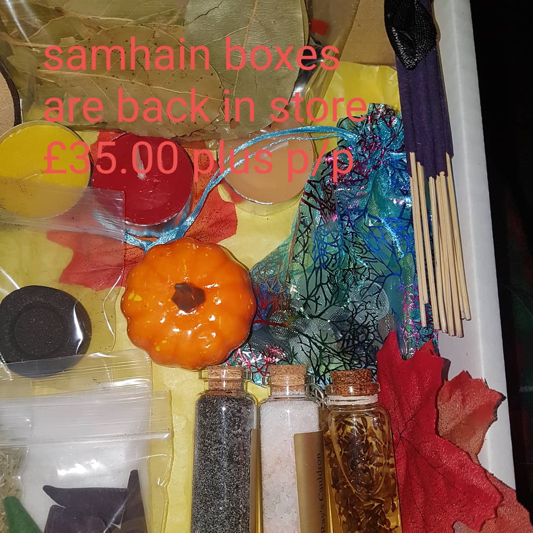 CauldronRays's tweet photo. Samhain and yule boxes back in stock over on my #etsyuk link in bio or https://t.co/lhAmjqHWQo

#etsyseller #etsyuk #pagansocial #witchcraft #yule #samhain #handmadebathsalts https://t.co/RvqkusvJZ1