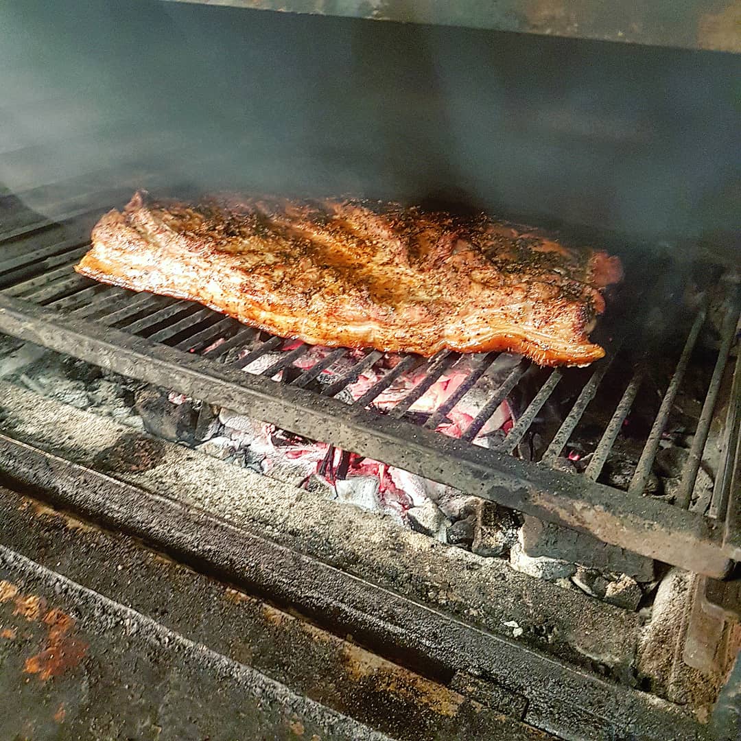 bern_whitehead's tweet photo. Big smoke today at @quarterhousenq #brisket #porkbelly #wings #fire #smoke #bbq 🔥🔥🔥 https://t.co/b3lQsiVjEu