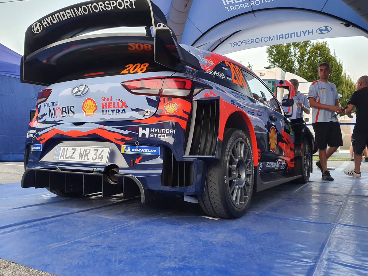 rallylink's tweet photo. Le Hyundai di Neuville e Tanak pronte per il Rally di Alba
#HMSGOfficial
#OttTanak
#ThierryNeuville
#RallyAlba
#RAShow
#acceleRA https://t.co/EXP719P6hr