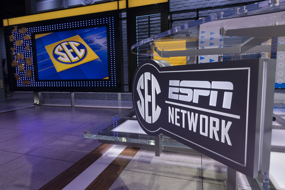 BrooksAD's tweet photo. Highlights from next week's @SECNetwork programming lineup:
๐ Classic #SECFB games each weekday at 10 a.m. ET
๐ฅ Back-to-back episodes of #SaturdaysInTheSouth next Mon-Thu from 12-3 p.m.
โช #SECRewind ๐ & ๐ marathon next weekend
More: https://t.co/qI4T5ACQdM https://t.co/jrohIxIA4v