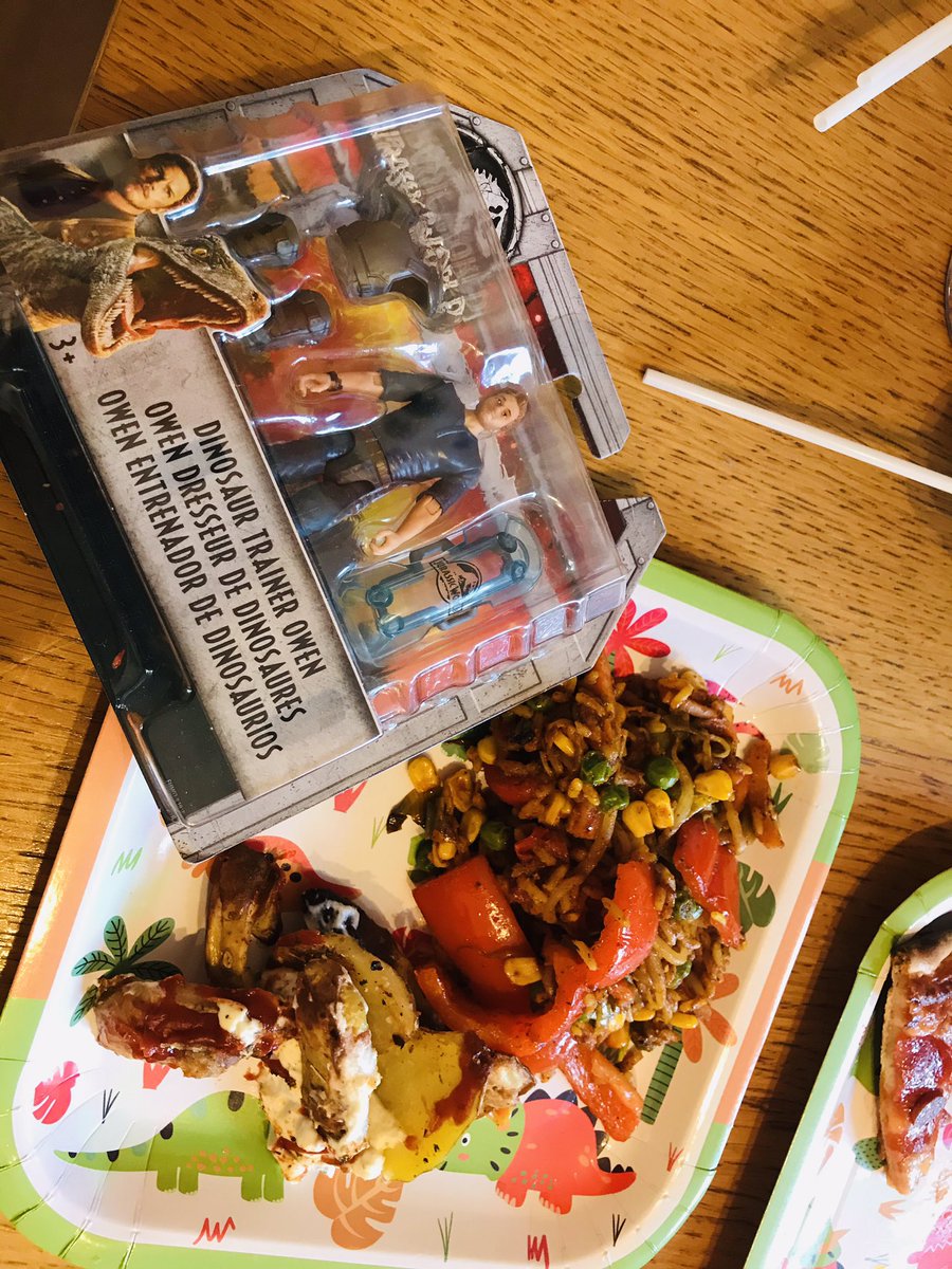 SeanHarris_NE's tweet photo. Jurassic Park-ty tea this evening.... finished off with a viewing of the classic @JurassicPark @JurassicWorld #Rexcellent https://t.co/OqBwBTjHqZ