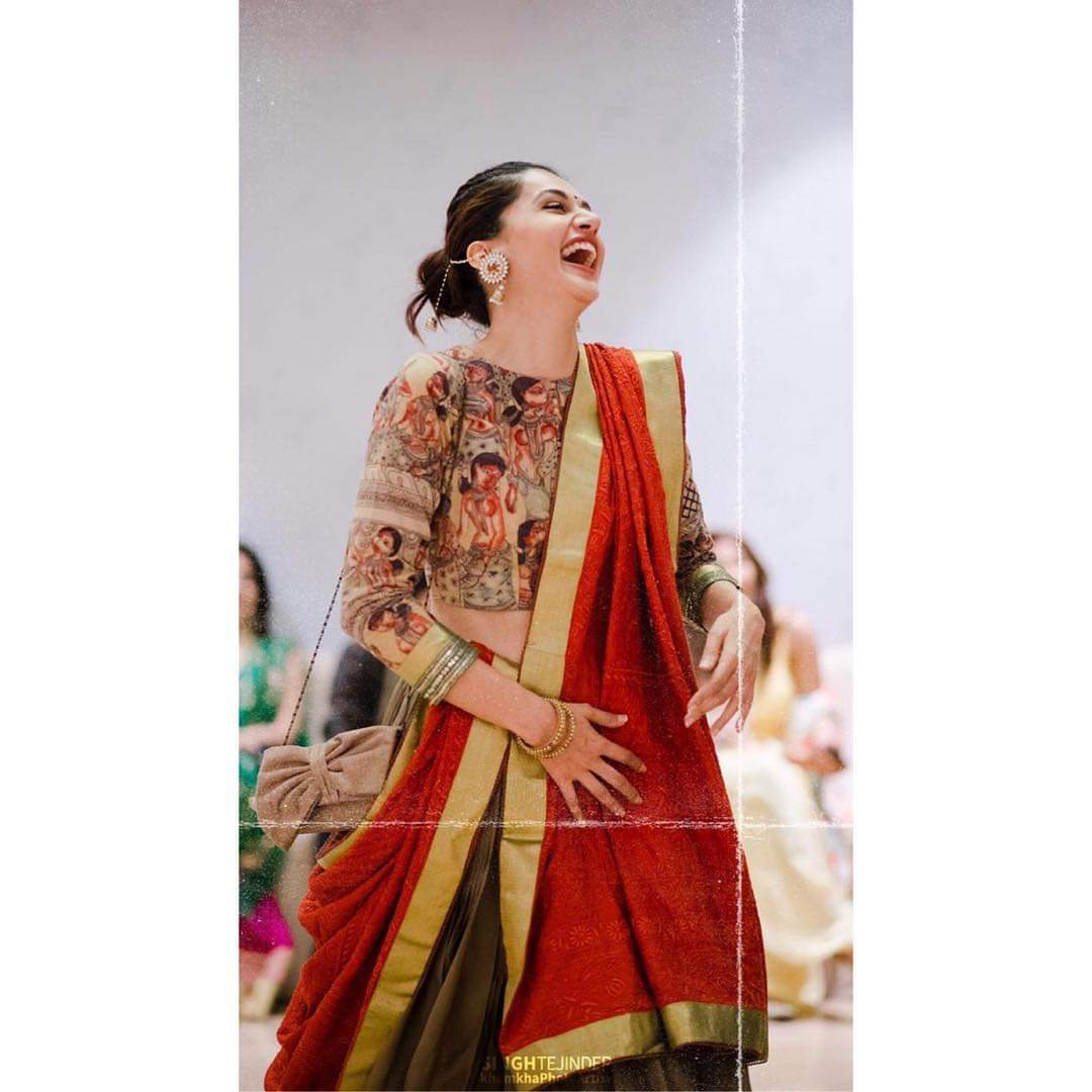 Praveen86059806's tweet photo. “Wishing you a day filled with happiness and a year filled with joy. Happy birthday @taapsee!” “Sending you smiles for every moment of your special day…Have a wonderful time and a very happy b'day!” “Hope your special day brings you all that your heart desires!
#iamyour BIG FAN https://t.co/A6EOSnLh1O