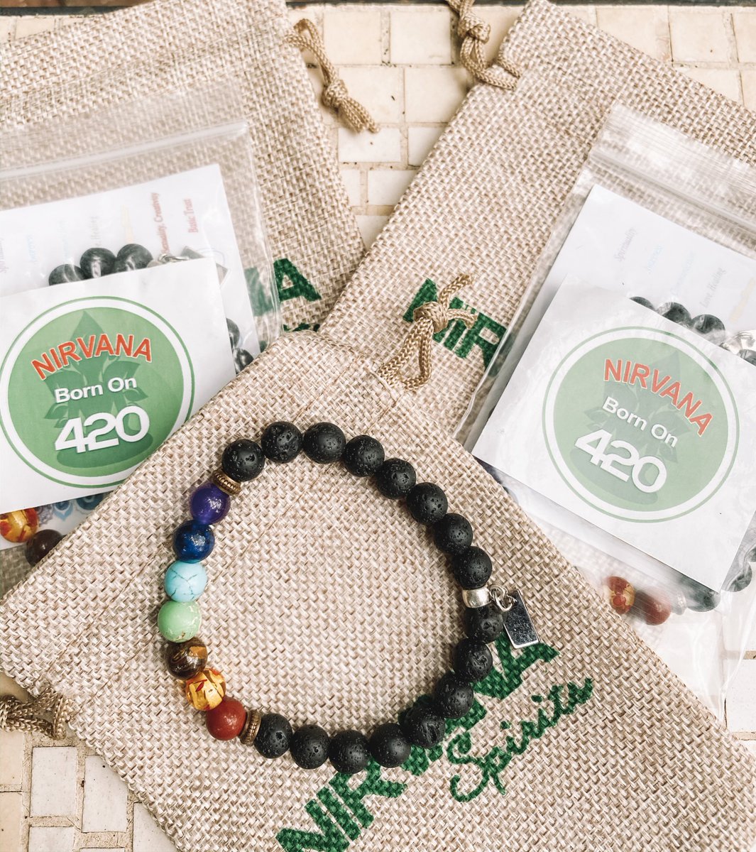 nirvana_spirits's tweet photo. 🌱GIVEAWAY🌱

✨RETWEET for a chance to win a Nirvana Chakra Bracelet!✨

*3 winners will be announced this Monday 8/3!*

#giveaway #chakra #nirvanaspirits #nirvana #jewelrygiveaway #retweetgiveaway #tampagiveaway #floridavodka https://t.co/jJ8RwaLBvF