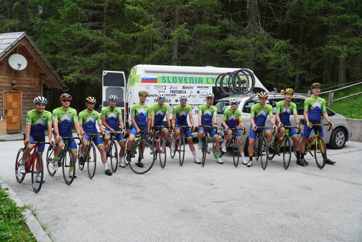 Mlajši člani, slovenska reprezentanca na pripravah na Pokljuki. Še preden so izvedeli, da tudi najprestižnejše etapne dirke zanje <a href="/tourdelavenir/">Tour de l'Avenir</a> letos ne bo ... Da bi bili vsaj evropsko in svetovno prvenstvo ... #kolesarstvo #trening