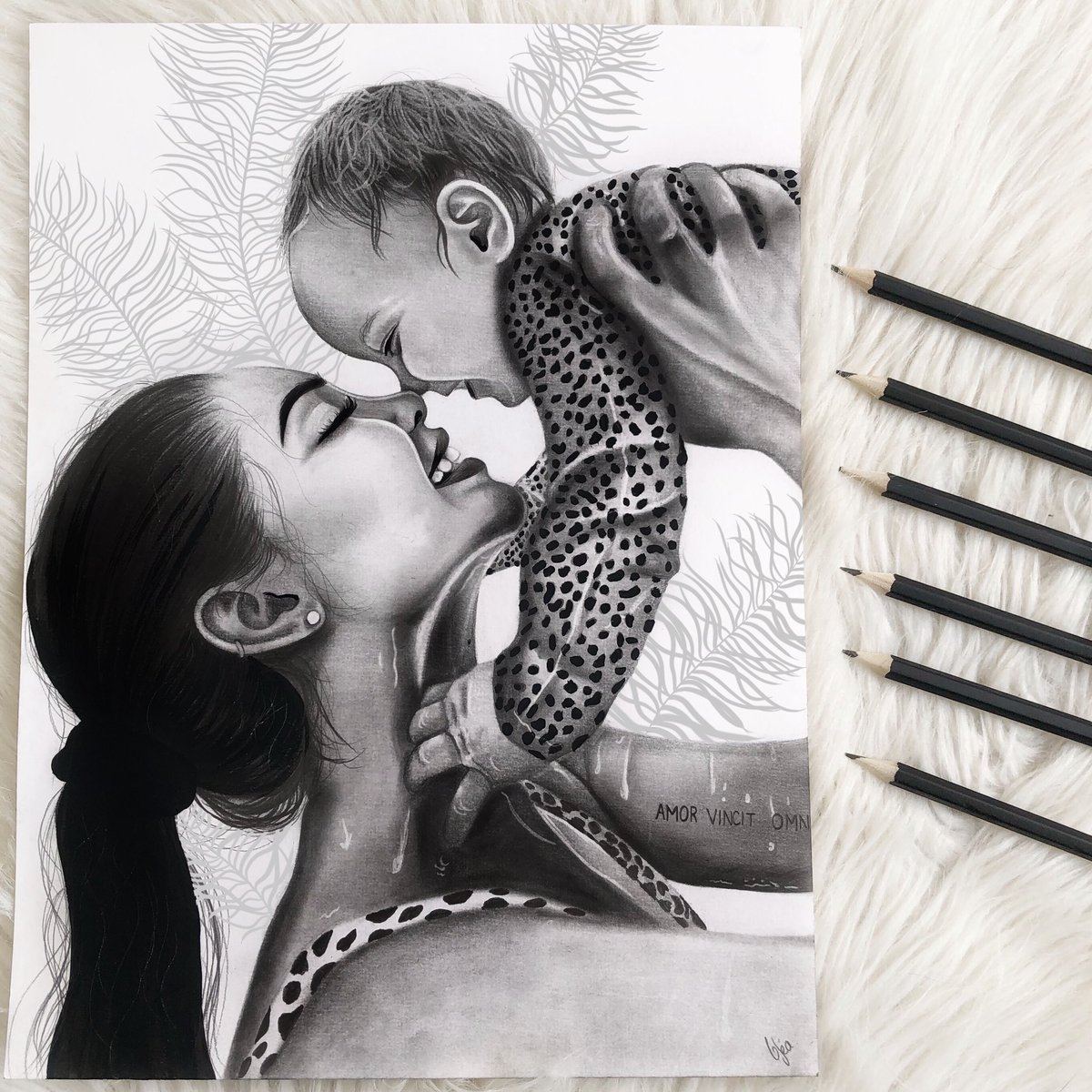 osea_eslt's tweet photo. La jolie Nabilla et son enfant 🥰✍🏼 
Gros coup de cœur pour la photo originale impossible de passer à côté haha ! 😁😁✍🏼  @Nabilla https://t.co/aXCFKDoIdX