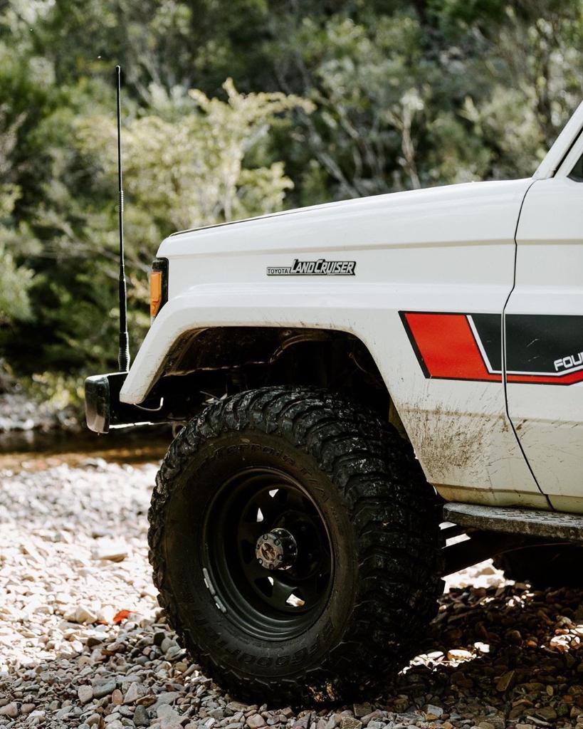 BFGoodrichTires's tweet photo. Not just a pretty face, this 1985 Bundy is engineered for adventure. And while Elton King loves to test its limits, he hasn’t found them yet. #Bundera #Overlanding
📷: Instagram // @ brookjames_ for @ sunday_garage_ https://t.co/5oT0NQEBhw