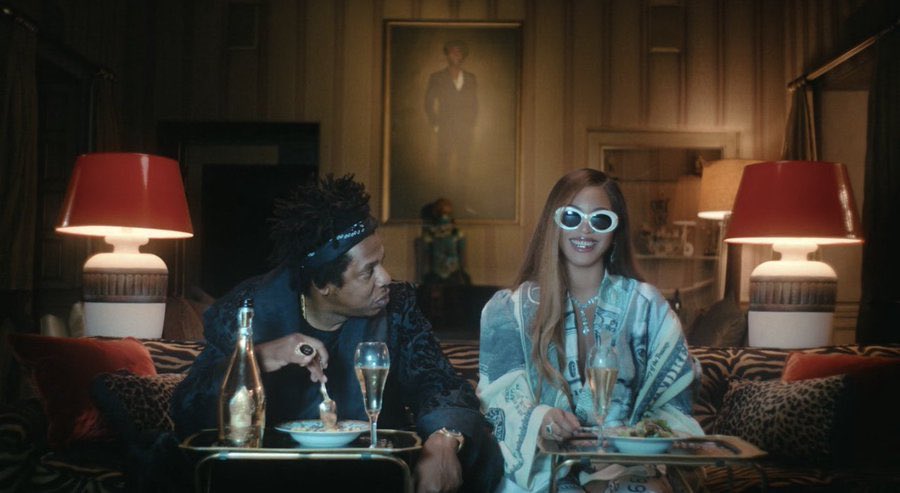 blackiskingfilm's tweet photo. Bee 🐝 “So you know I  used yo card to pay for all the outfit changes😂😂😂😂😂 #BlackIsKing https://t.co/AO8Qkk5Ozb
