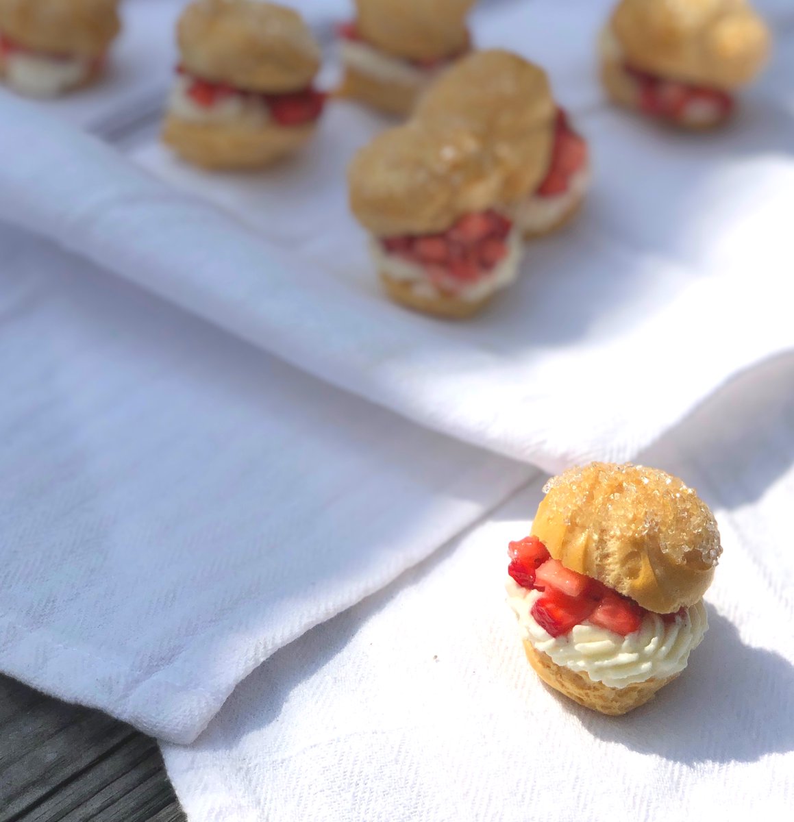 Schaffer_LA's tweet photo. It's tiny, only one bite...DO IT!!!
.
.
.
#food #foodie #instafood #foodstagram #yummy #eeeeats #foodphotography #forkyeah #delish #party #catering #hosting #hostess #saveurmag #fwmagazine #food52 #nytimescooking #tastemade #huffposttaste https://t.co/3VEN33xk7k