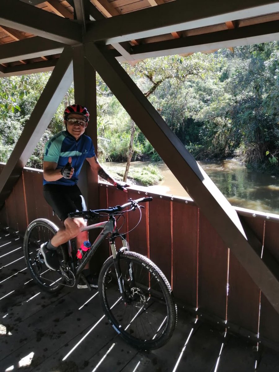 luchoarias7's tweet photo. Dandole a la cicla un ratico 🚴🏻‍♂️🏔🏔 https://t.co/HsjfsC2F6k