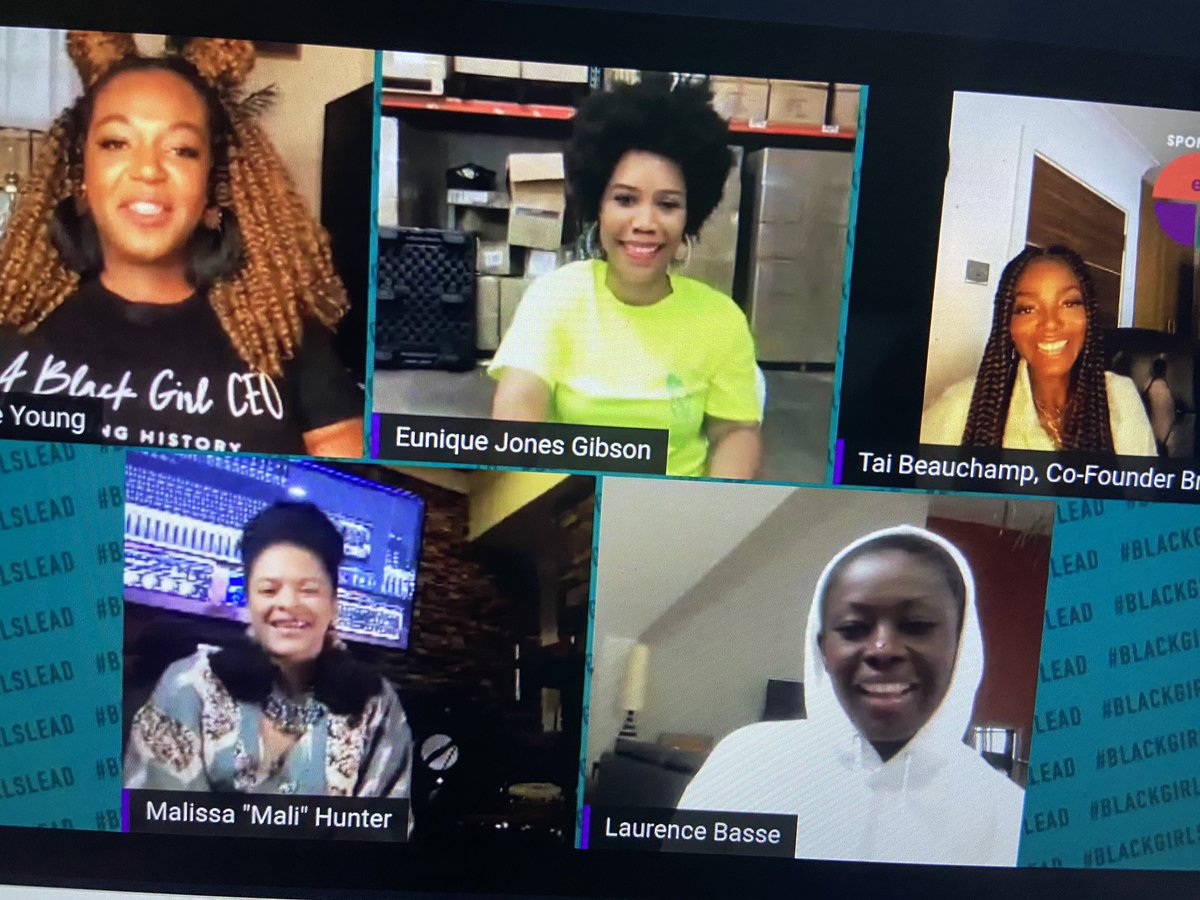 eunique's tweet photo. Shout out to @BEVERLYBOND for putting on the Black Girls Lead conference where 1000 Black girls are getting all the gems from Black women who lead in various industries. Always happy to participate in something so meaningful! #blackgirlslead https://t.co/xV3kaHkksz