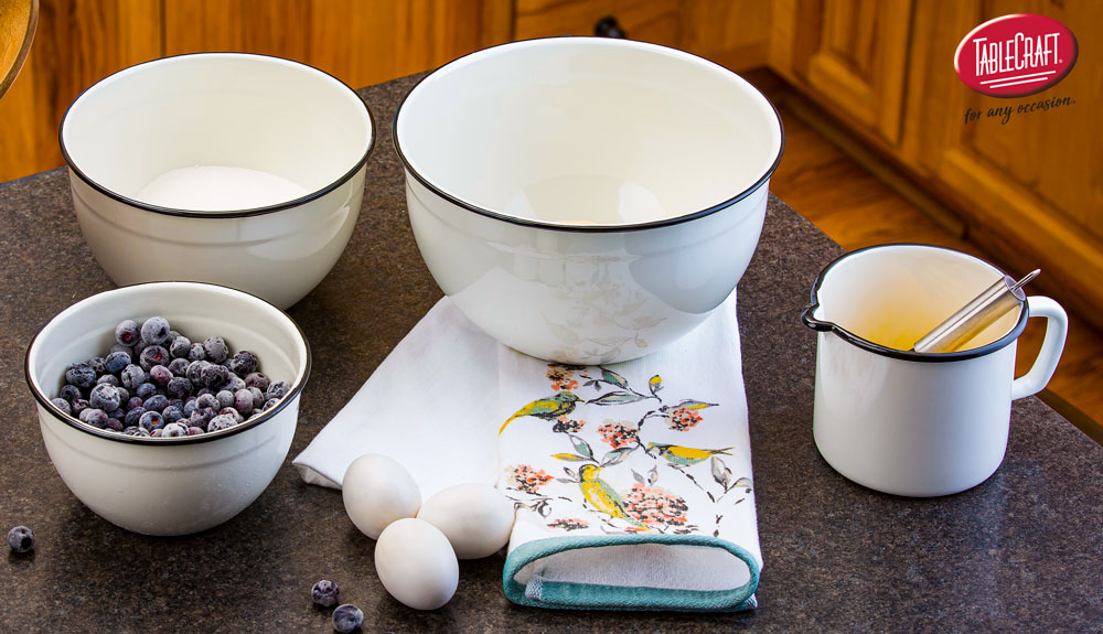 TableCraftHome's tweet image. #FridayFeature is all about our durable and classic Enamelware Collection mixing bowls (H80002). In creamy white with a black rim, they add traditional charm to any kitchen. 🤩

#EnamelwareCollection
#Enamelware
#MixingBowls
#KitchenEssentials 
#BakingEssentials 
#MixItUp