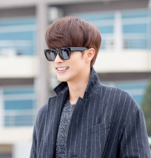 MilkshakeMx's tweet photo. #BadassBaby de la semana: Sung Hoon โจ๐ https://t.co/DAOFc8q8R7
