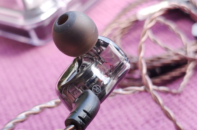 GadgetExplained's tweet photo. If you've never had the chance to experience #music with dual drivers, the @FiiO_official FH1S will be an exciting introduction to the world of dual drivers https://t.co/GcgeLMchs1 #gadgetexplained @GadgetExplained #FiiO #earphones https://t.co/XcukqqxdyE