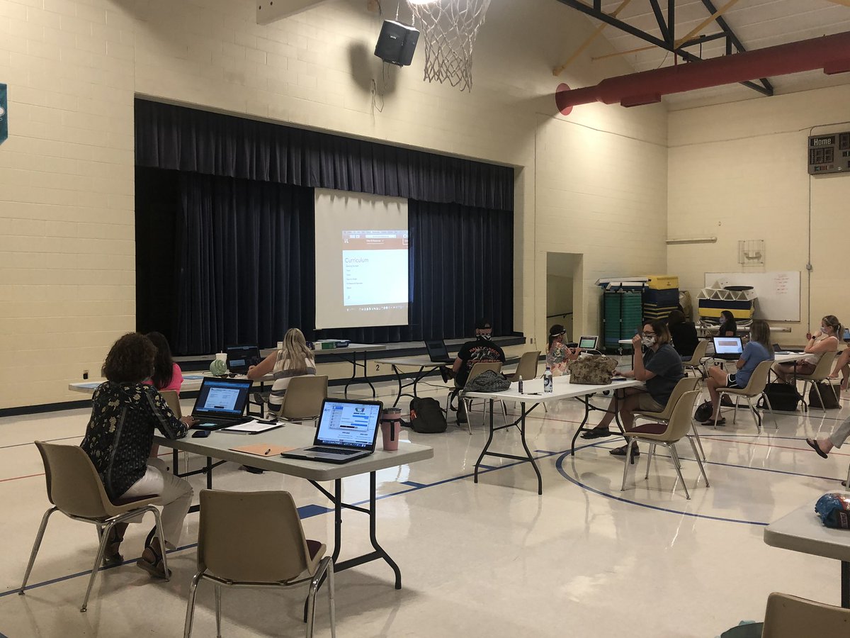 coffeltmelissa's tweet photo. Technology PD. More important now than it ever has been! Thanks @cmr41193 and @serosenow for supporting us today. #WeAreWestview #BetterTogether @hamcoschools https://t.co/C9LK4cyNh2