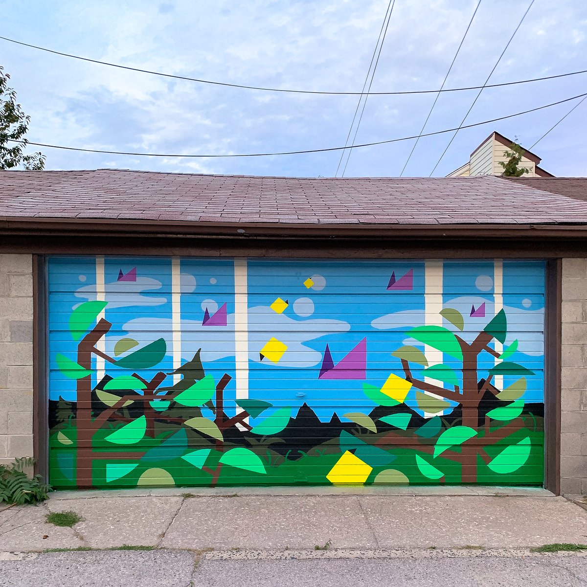 LakeshoreArts's tweet photo. Introducing Bell Box artist Andre Kan! @andrekanart is a Toronto based Artist, Muralist, Photographer, Curator, Producer & Musician. His murals can be seen internationally including London, Spain, Portugal & Taiwan.
#bellboxmurals are presented in partnership w/ @Mark_Grimes https://t.co/Q3SQAolJLm
