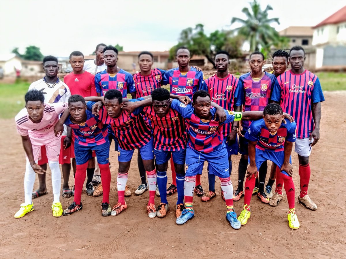 KingEmpireEnte1's tweet photo. #king_Empire_f_c Abuoso champion 
.@Techiman2 
.@KwadjoeD 
.@EmdeeDaCritical 
.@Sparrowkvn 
.@pilatoishmeal 
.@KingEmpire99 https://t.co/abg2Fgr5ye