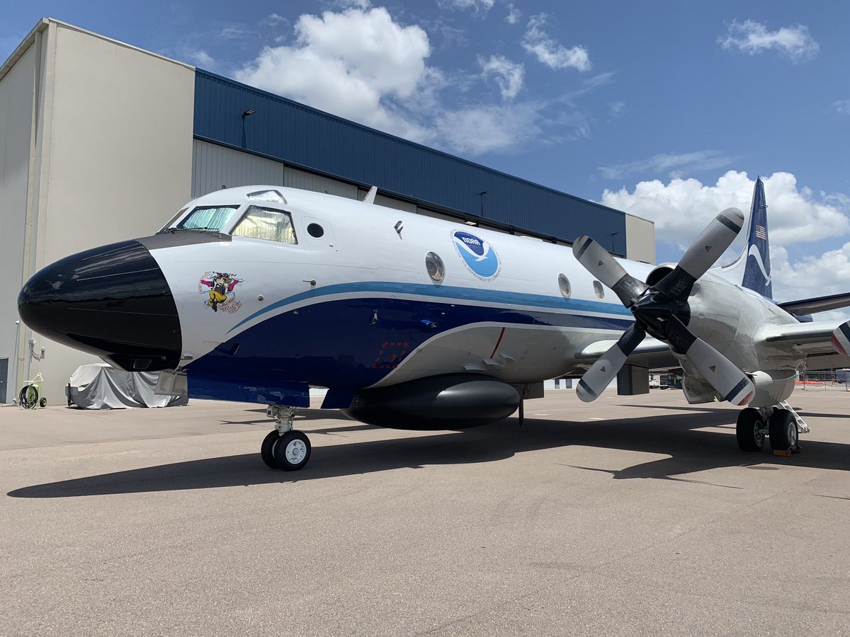 Okay no livestream but we’ll do a quick tour of  #NOAA43 (Miss Piggy) before we head to  #Isaias. She’s been flying storms since 1977 and has plenty of scientific gizmos onboard so we can collect more data to keep you and your neighbors safe.